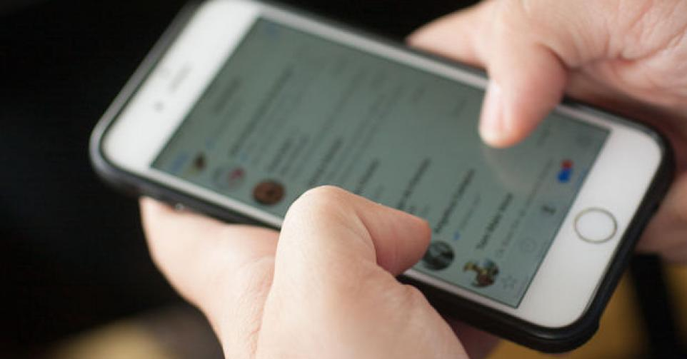 Texts Drive Me Crazy: How You Keep Calm, Attractive, Clear