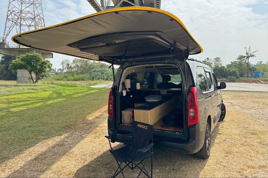 Convert Car into Outdoor Workspace, $90