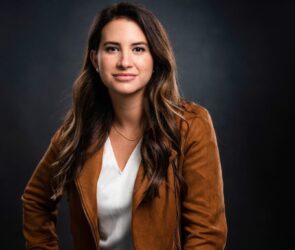 Ex-Amazon AI AI Leader: Entrepreneurs 10x Output with AI" → "Ex-Amazon AI Leader: Entrepreneurs 10x Output with AI