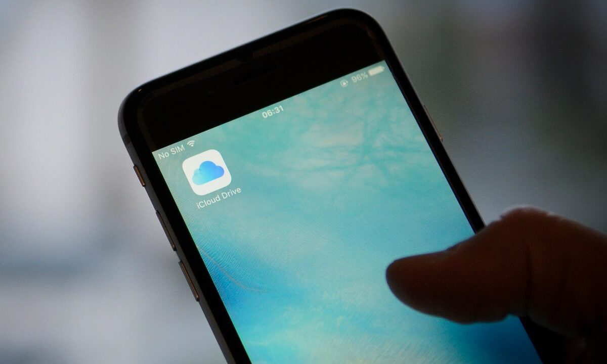 Apple Defies UK's Push for Encryption Access