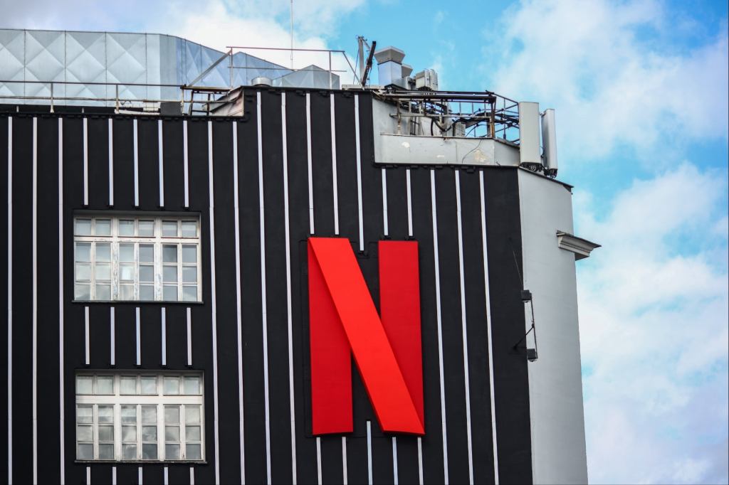 Netflix Offers High-Paying Remote Job ($700K)
