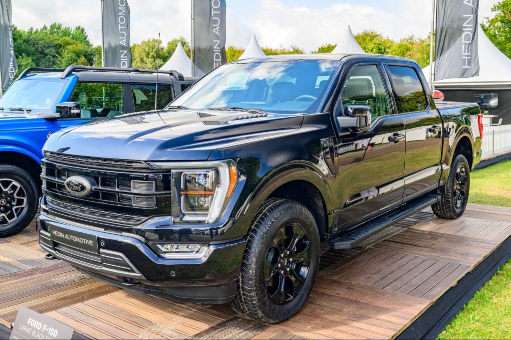 Car Prices Soar to Record Highs Amid Buyer Gloom