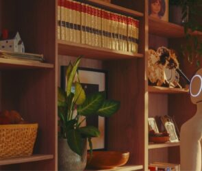 1X Deploys Home Humanoids to Work