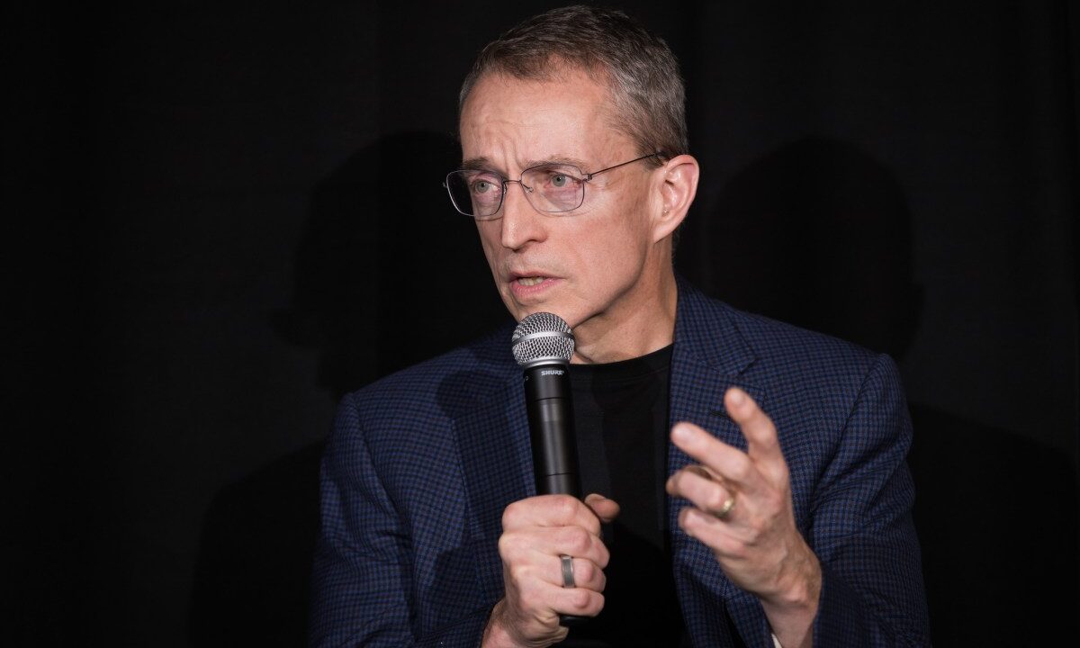 Gelsinger Revives Moore's Law