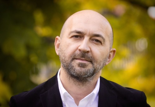 Luis de Miranda: Esprit de Corps