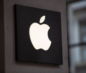 Apple AI Wearable Challenges OpenAI