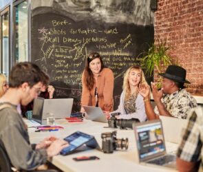 AI-Powered Hiring: Small Business Future.