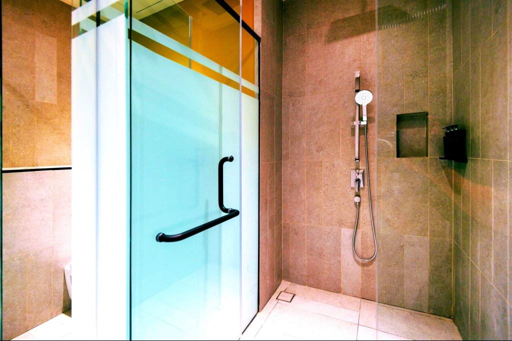 Hotels Remove Bathroom Doors, Guests Upset