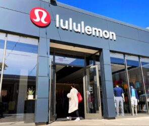 Lululemon Halts Leggings Over Transparency Complaints