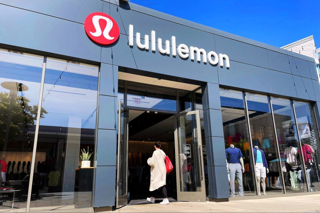 Lululemon Halts Leggings Over Transparency Complaints