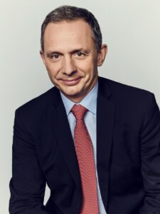 PayPal Appoints Lores.