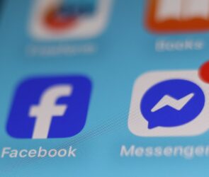 Meta Shuts Messenger Site