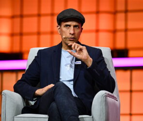 Enterprise AI Battle: Glean Builds Core