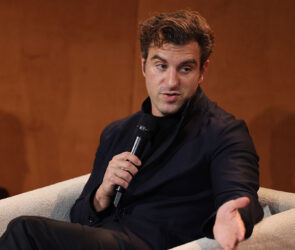 AI Powers Airbnb Search & Help