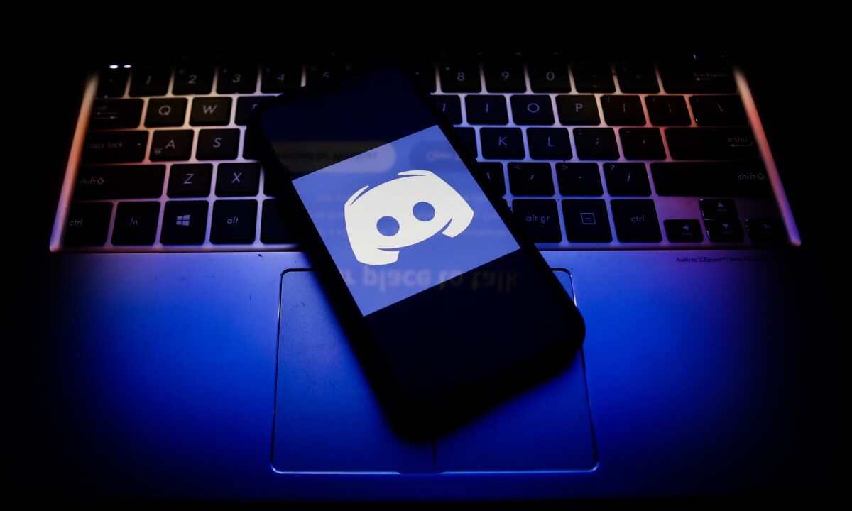 Discord mandates age verification this month