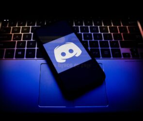 Discord mandates age verification this month