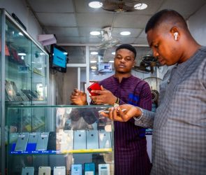 Affordable $40 Smartphones: Progress & Costs.