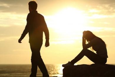 Red flags signal breakup