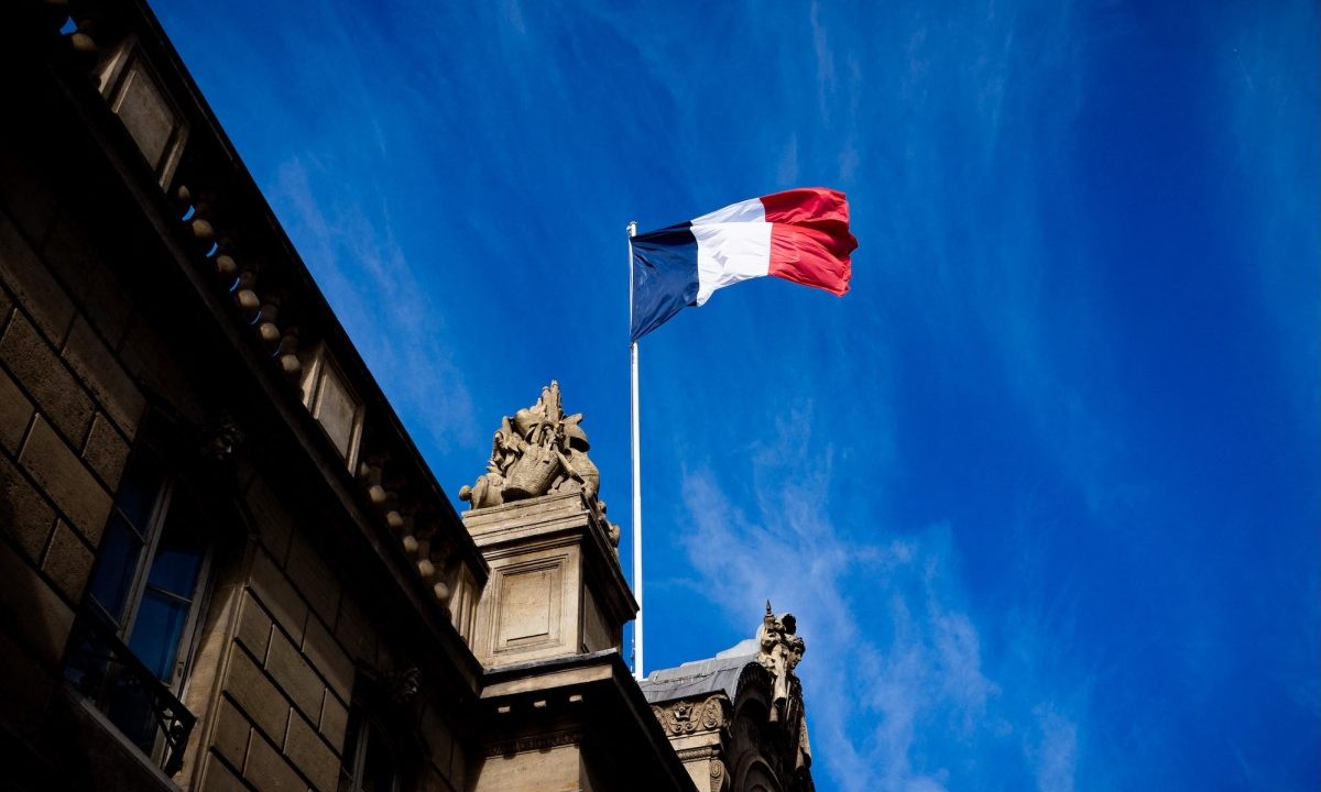 France Adopts Linux, Cuts US Tech