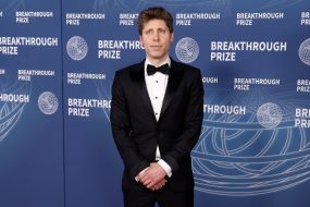 Altman Slams Anthropic's Mythos: Fear Marketing