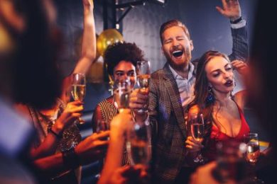 Social Proof to Attract Women: Proven Methods