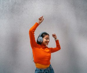 AI shapes music social role