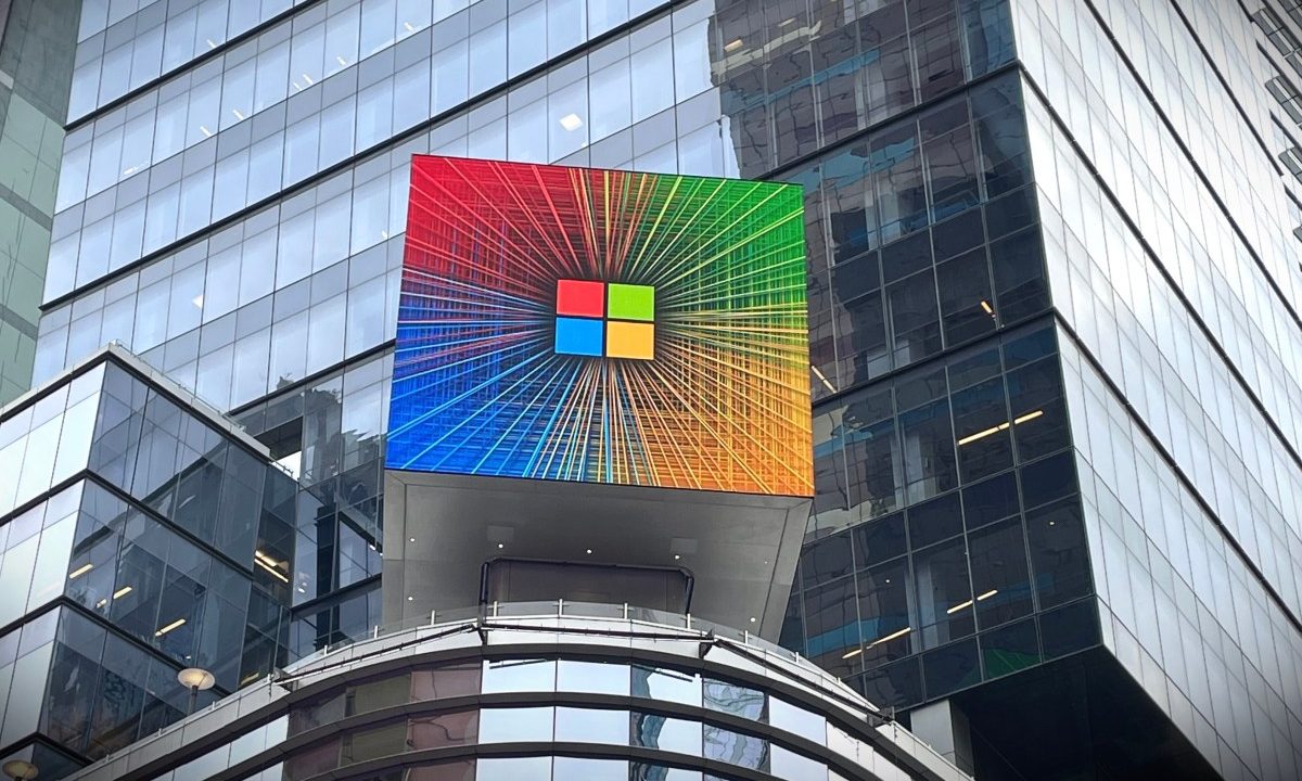 Microsoft Offers Buyouts to 7% Staff
